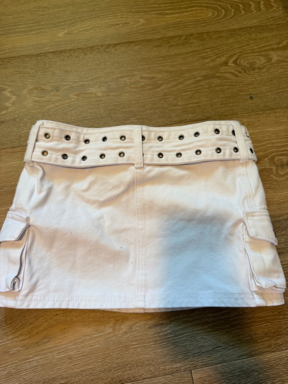 Princess Polly iconic cargo white mini skirt - Picture 4 of 5